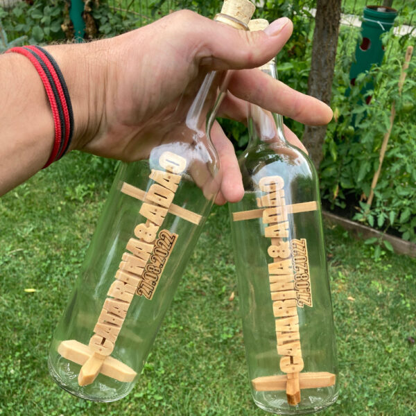 Névre szóló fa üveg fa betűvel belül - keresztszülőknek ajándék
